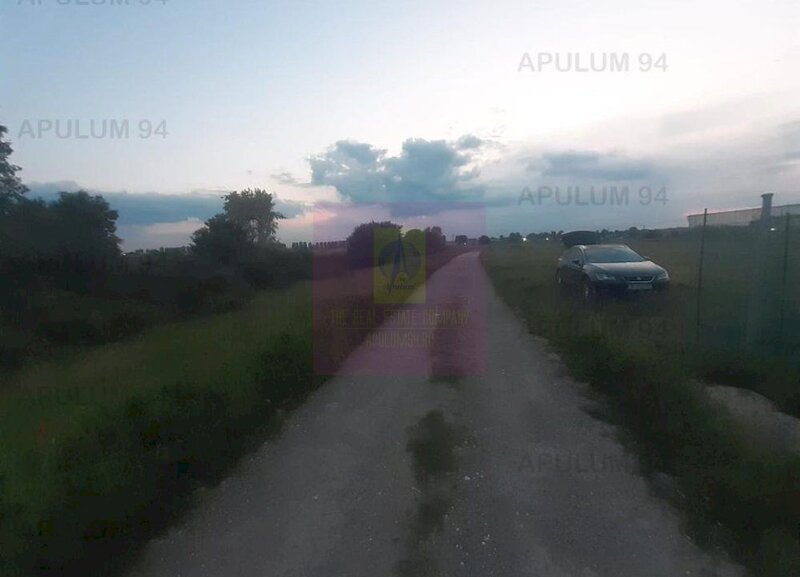 Teren aproape de Bucuresti langa padure