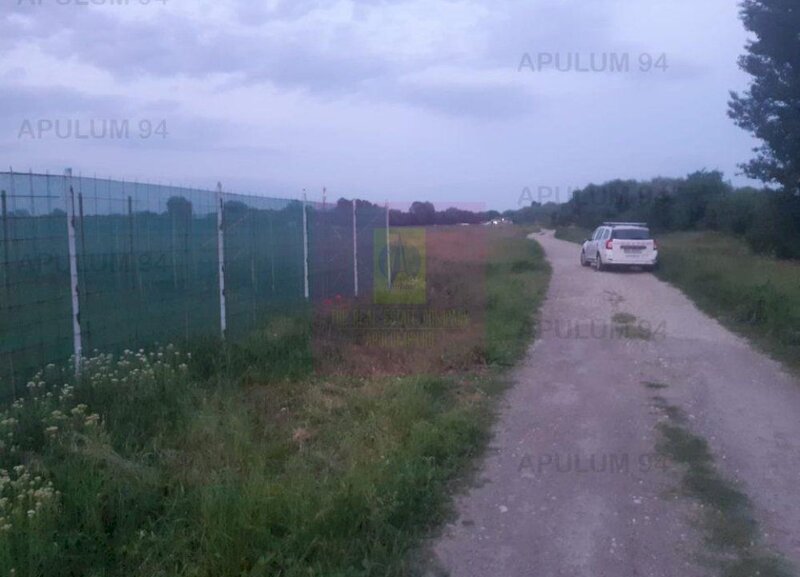 Teren aproape de Bucuresti langa padure